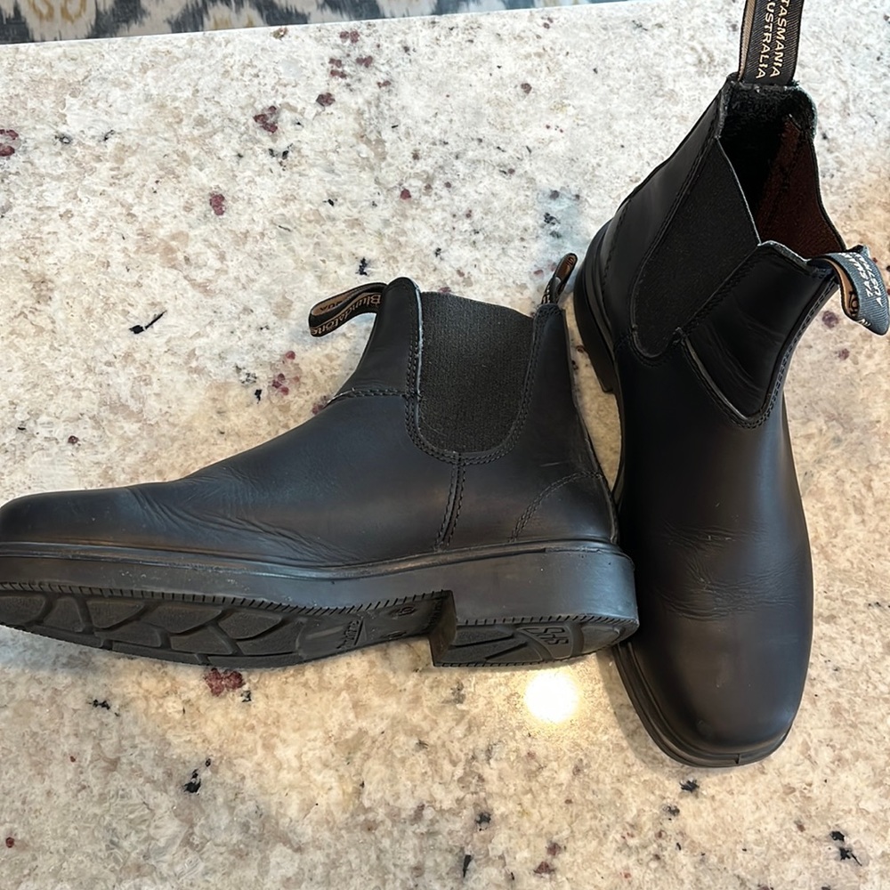 Women’s size 9 Blundstone Boots